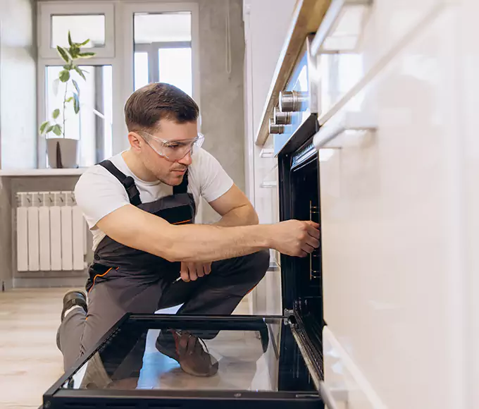 Why Malden Bakers Rely on Appliance Repair Malden for Every Electric Oven Fix?